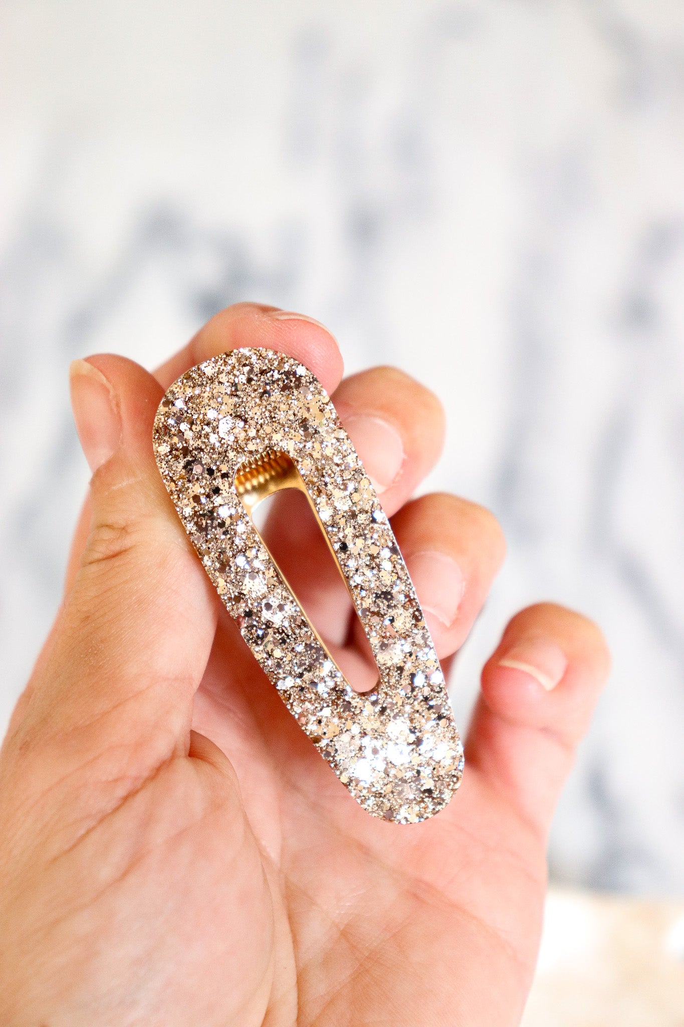 Barrette Triangle paillettes champagne
