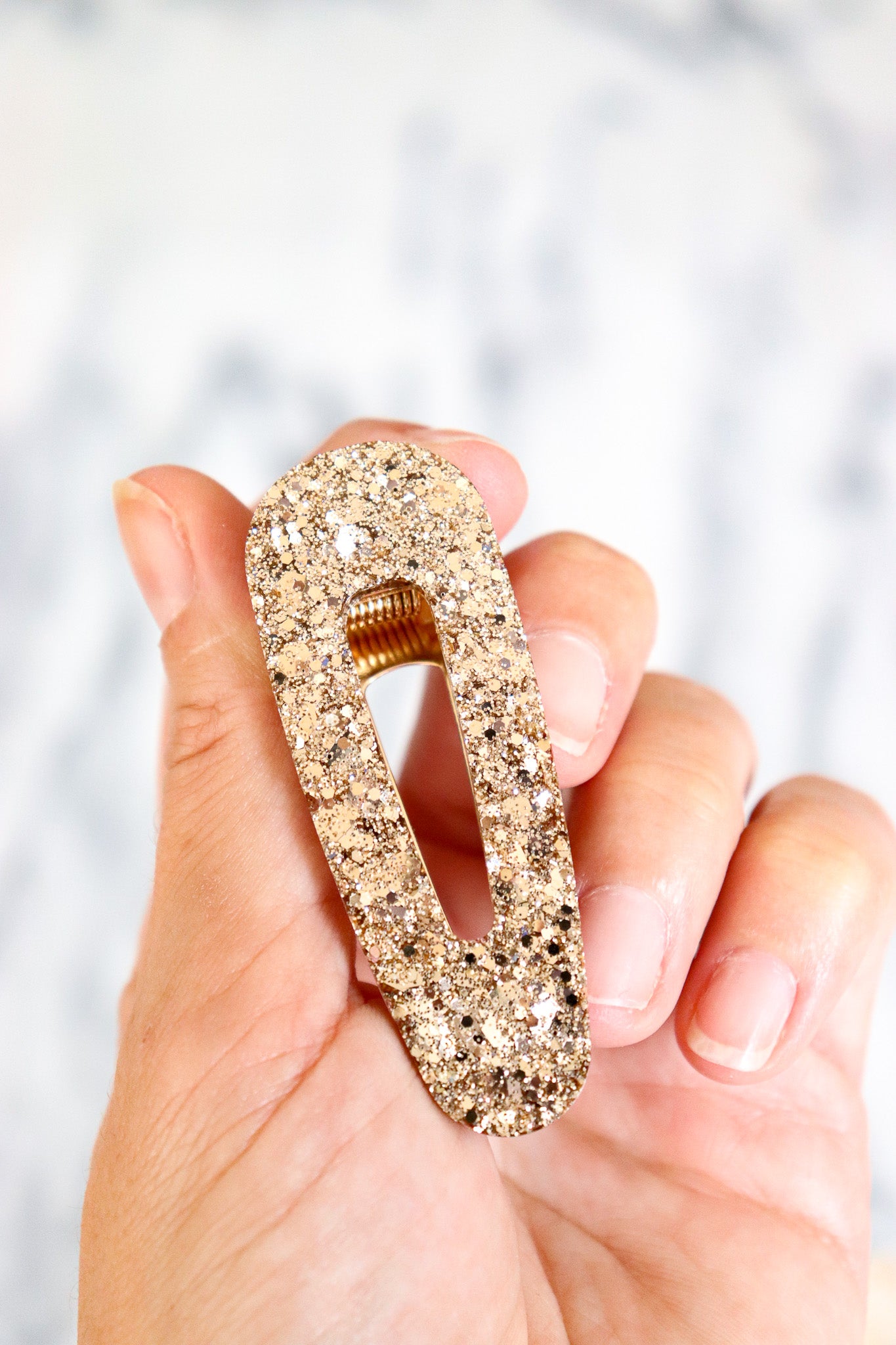 Barrette Triangle paillettes champagne