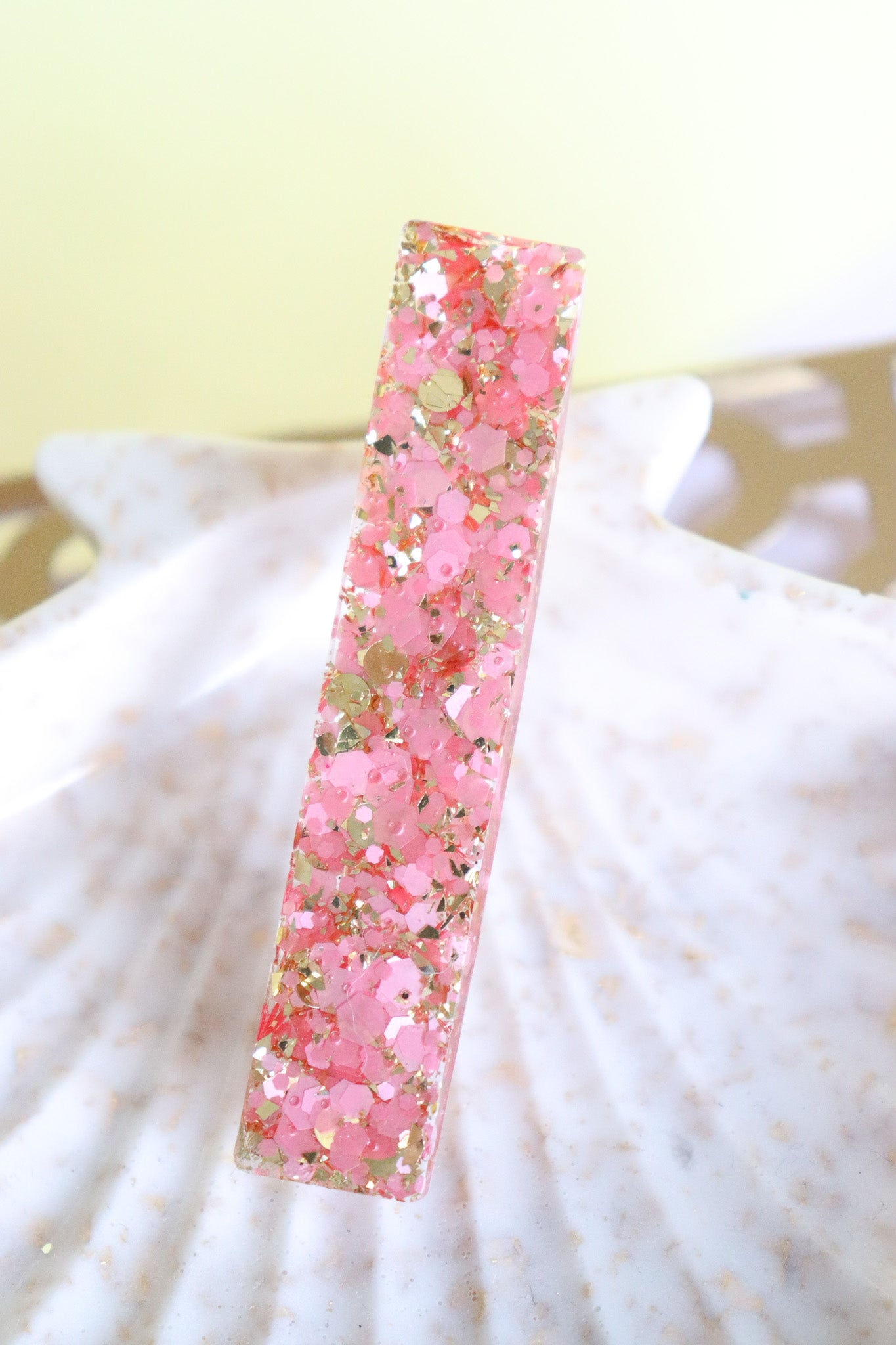 Barrette droite paillettes roses et or