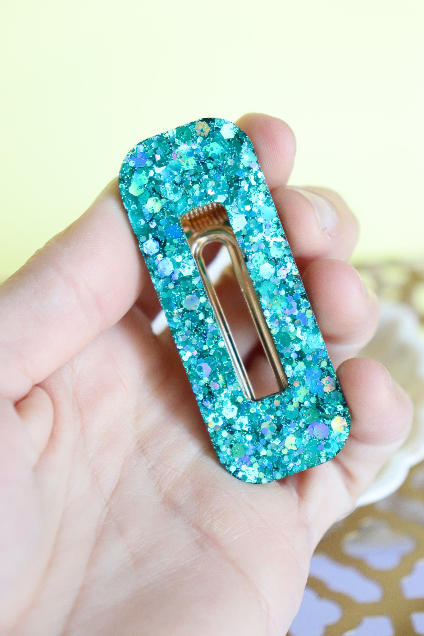 Barrette rectangle paillettes turquoises