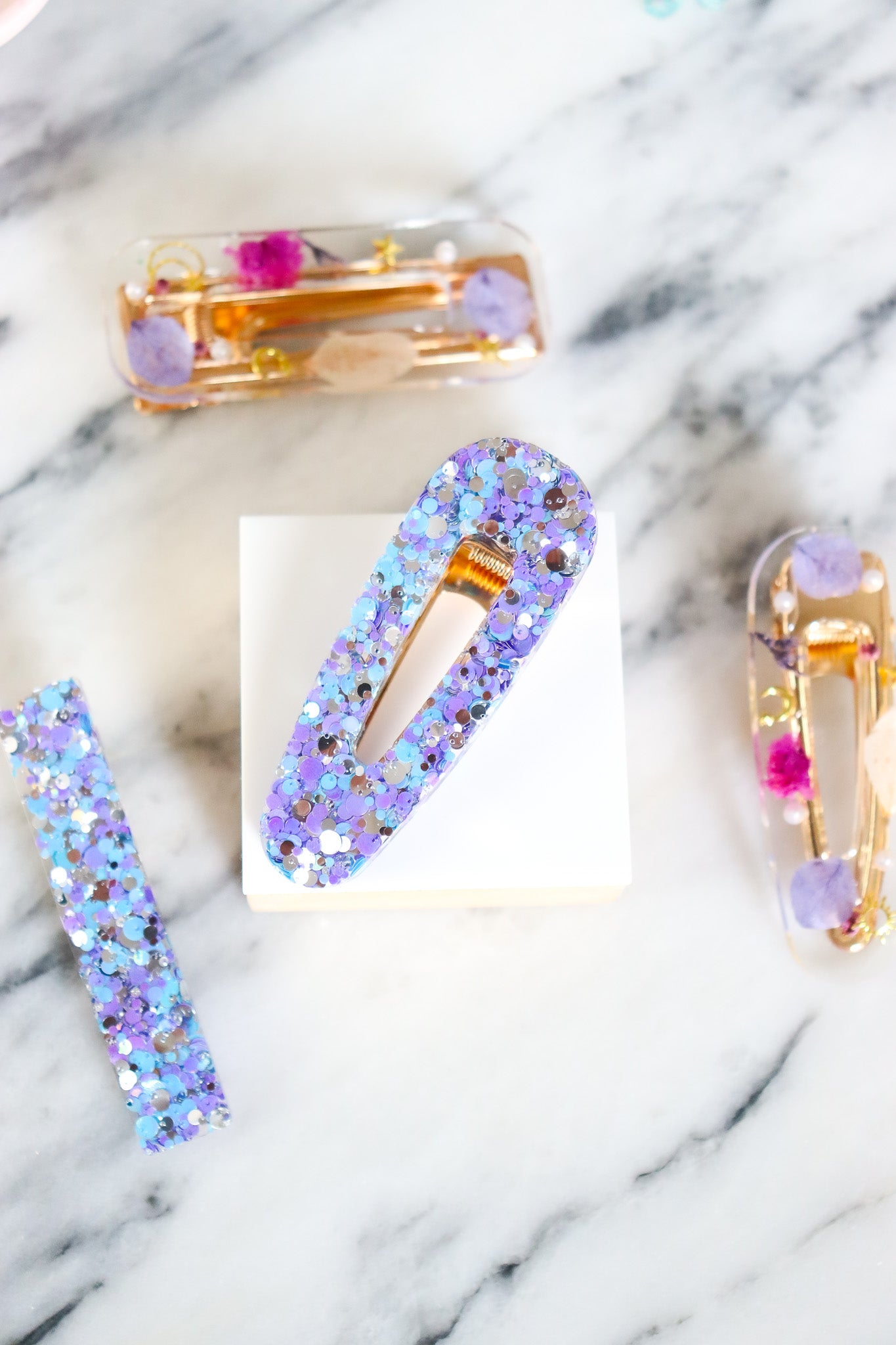 Barrette triangle joie violette
