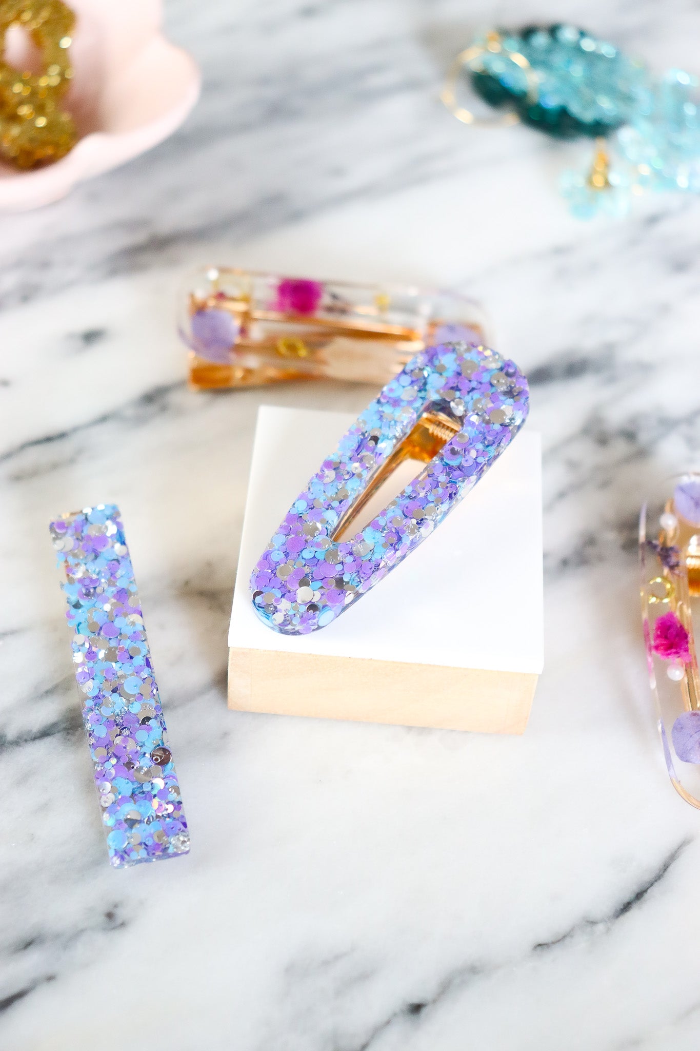 Barrette triangle joie violette
