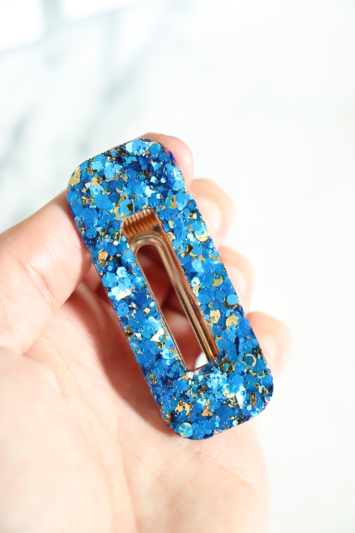 Barrette rectangle paillettes bleues et or