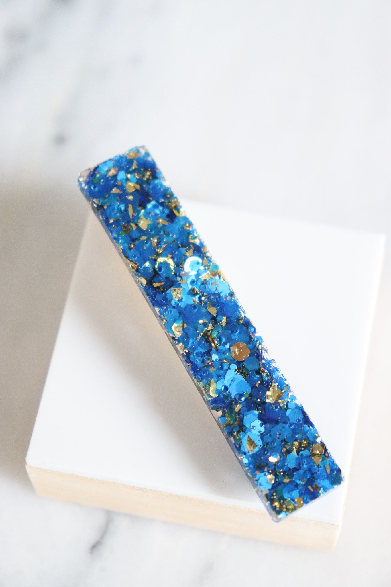Barrette droite paillettes bleues et or