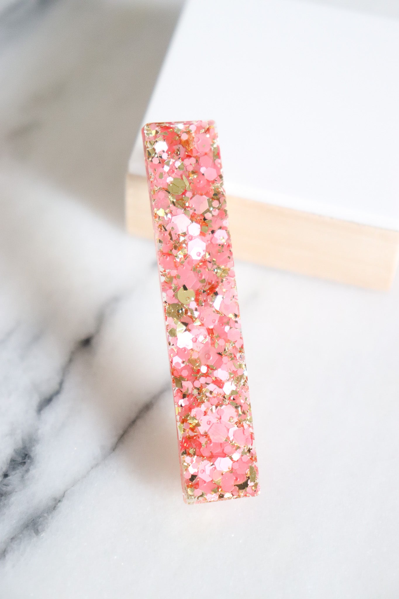 Barrette droite paillettes roses et or