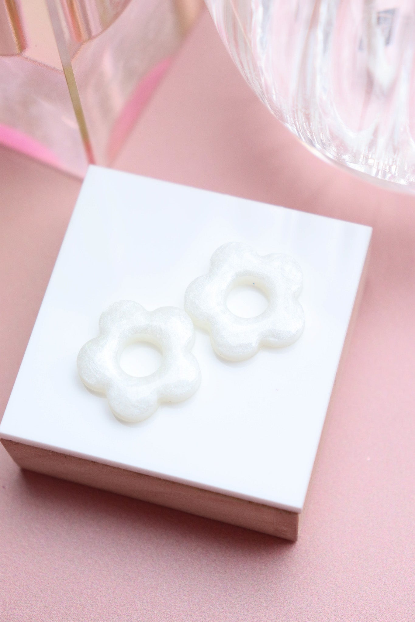 Boucles d'oreilles Isabelle L Blanc Nacré
