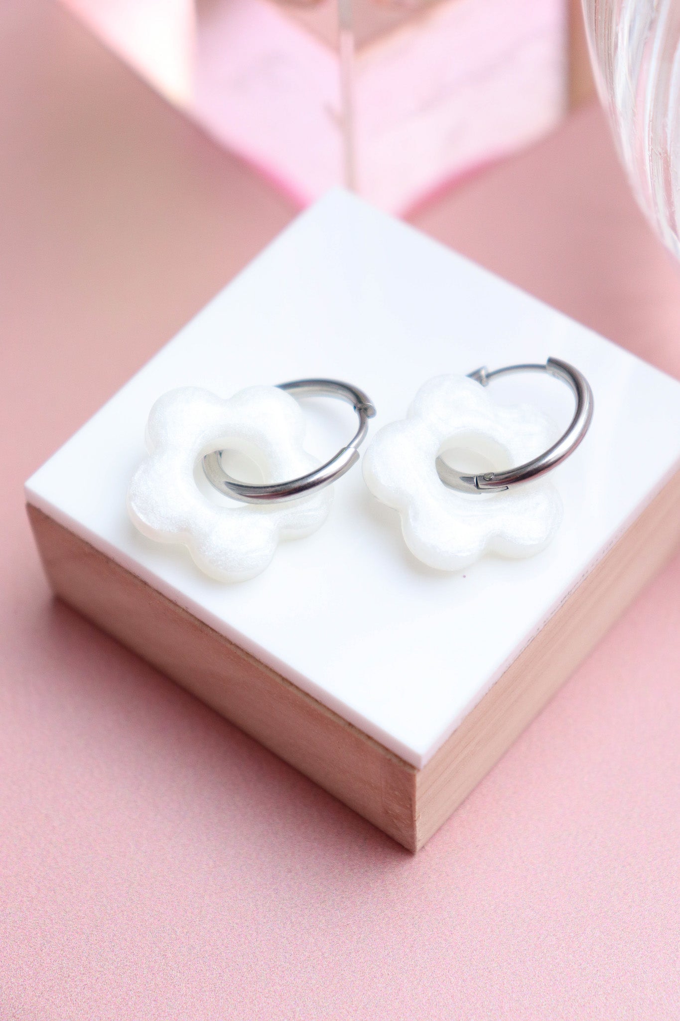 Boucles d'oreilles Isabelle L Blanc Nacré