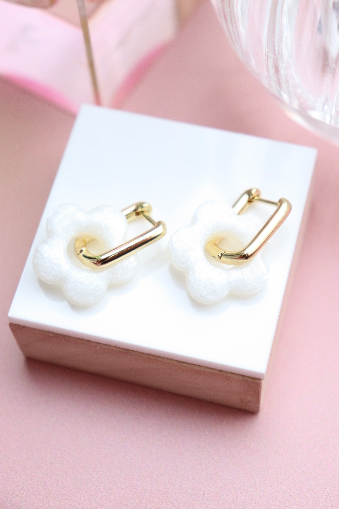 Boucles d'oreilles Isabelle L Blanc Nacré