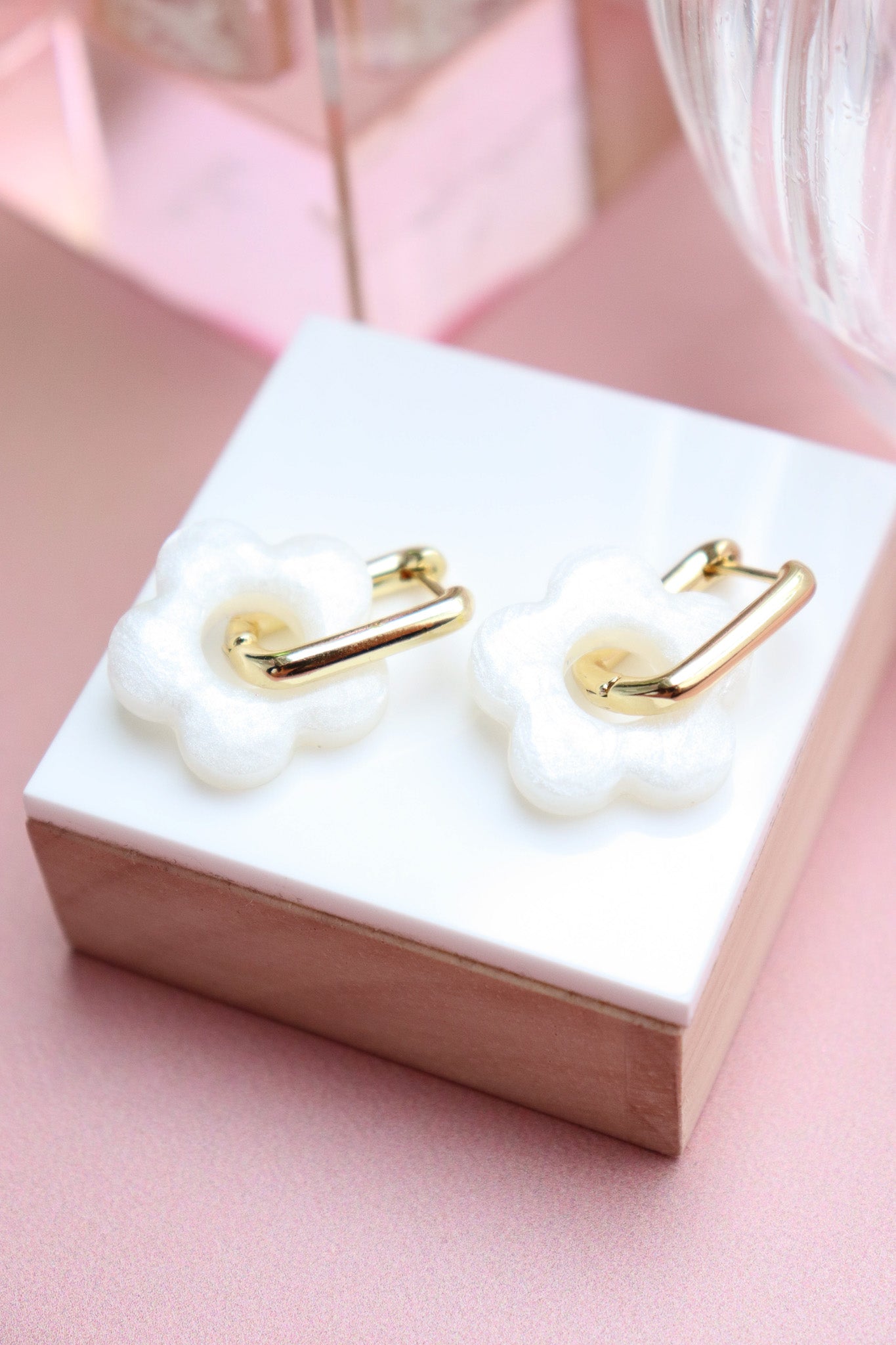 Boucles d'oreilles Isabelle L Blanc Nacré