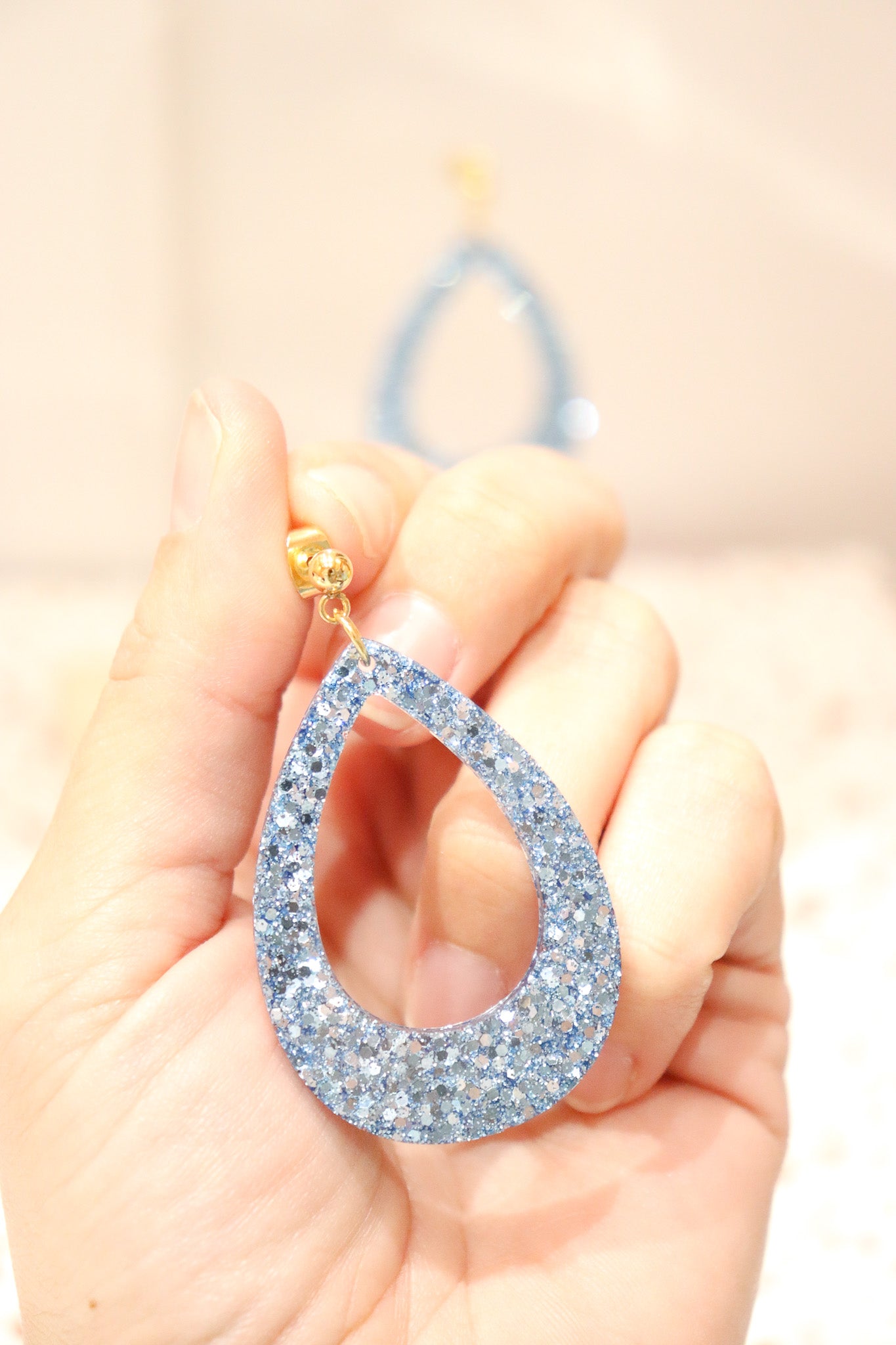 Boucles d'oreilles goutte bleu orage