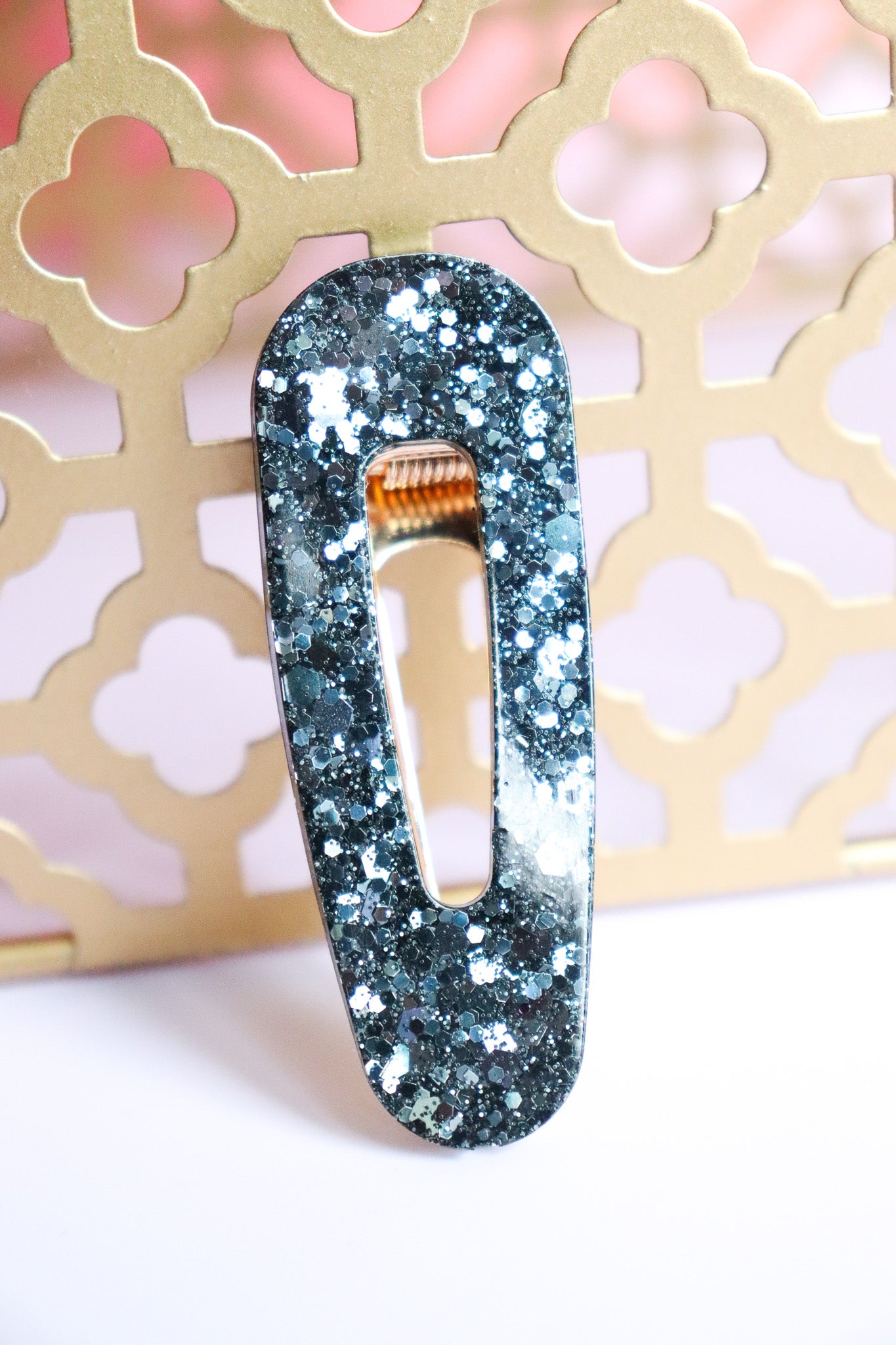 Barrette Triangle paillettes noires