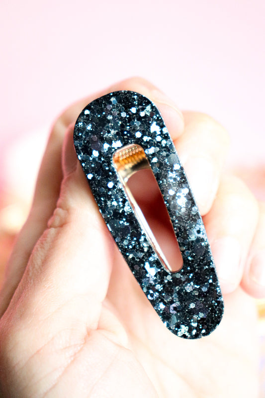 Barrette Triangle paillettes noires